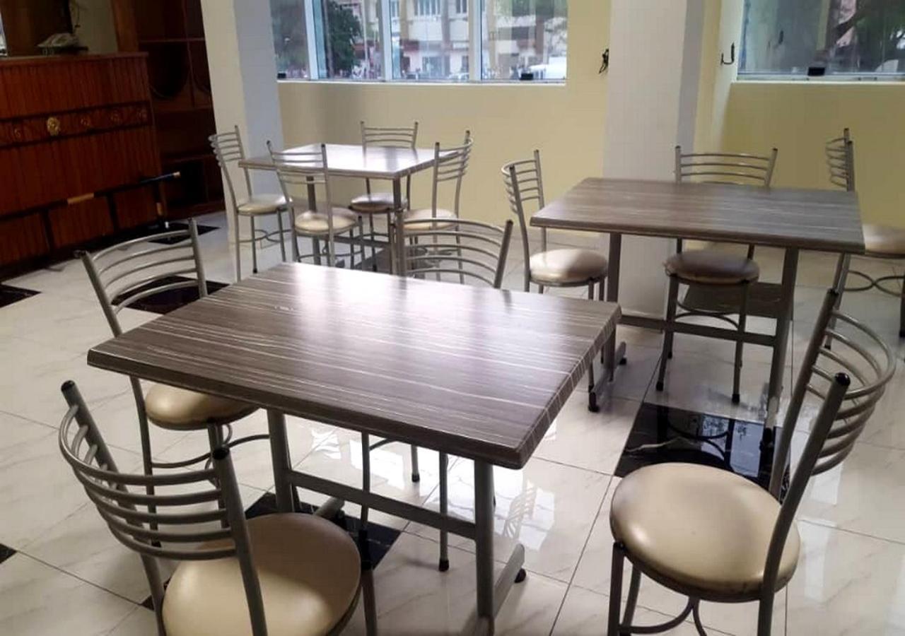 Benin City Center Hotel Котону Экстерьер фото