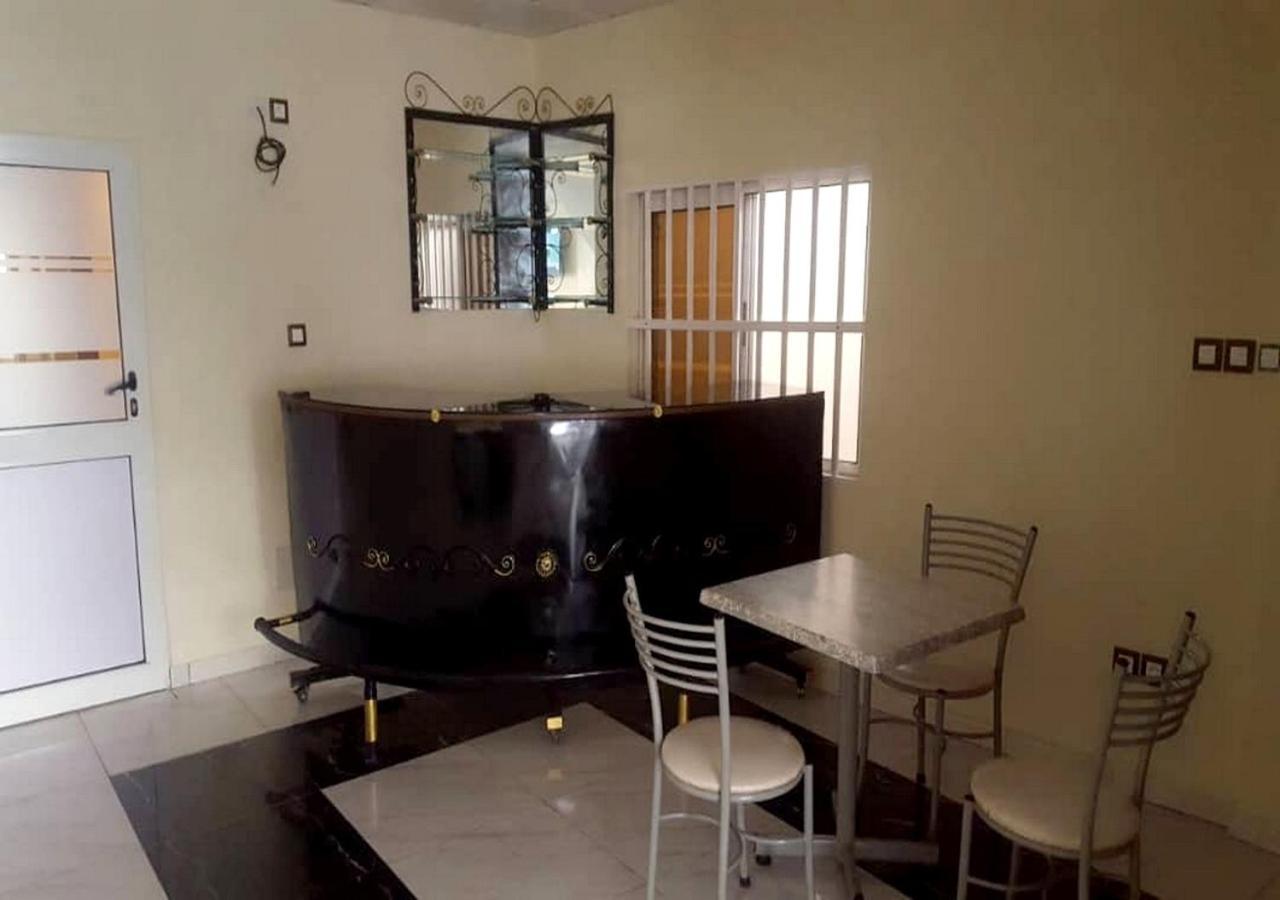 Benin City Center Hotel Котону Экстерьер фото