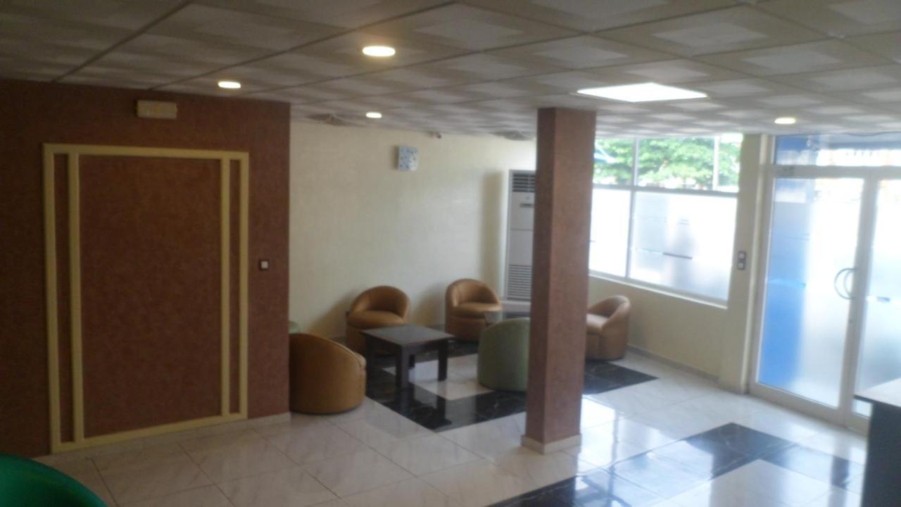 Benin City Center Hotel Котону Экстерьер фото