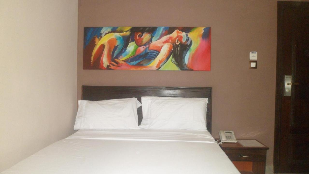 Benin City Center Hotel Котону Экстерьер фото