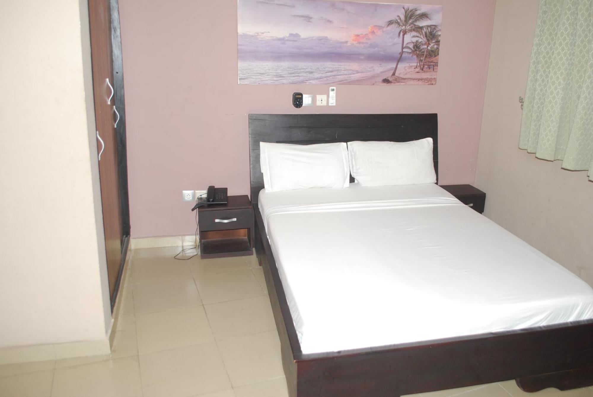 Benin City Center Hotel Котону Экстерьер фото