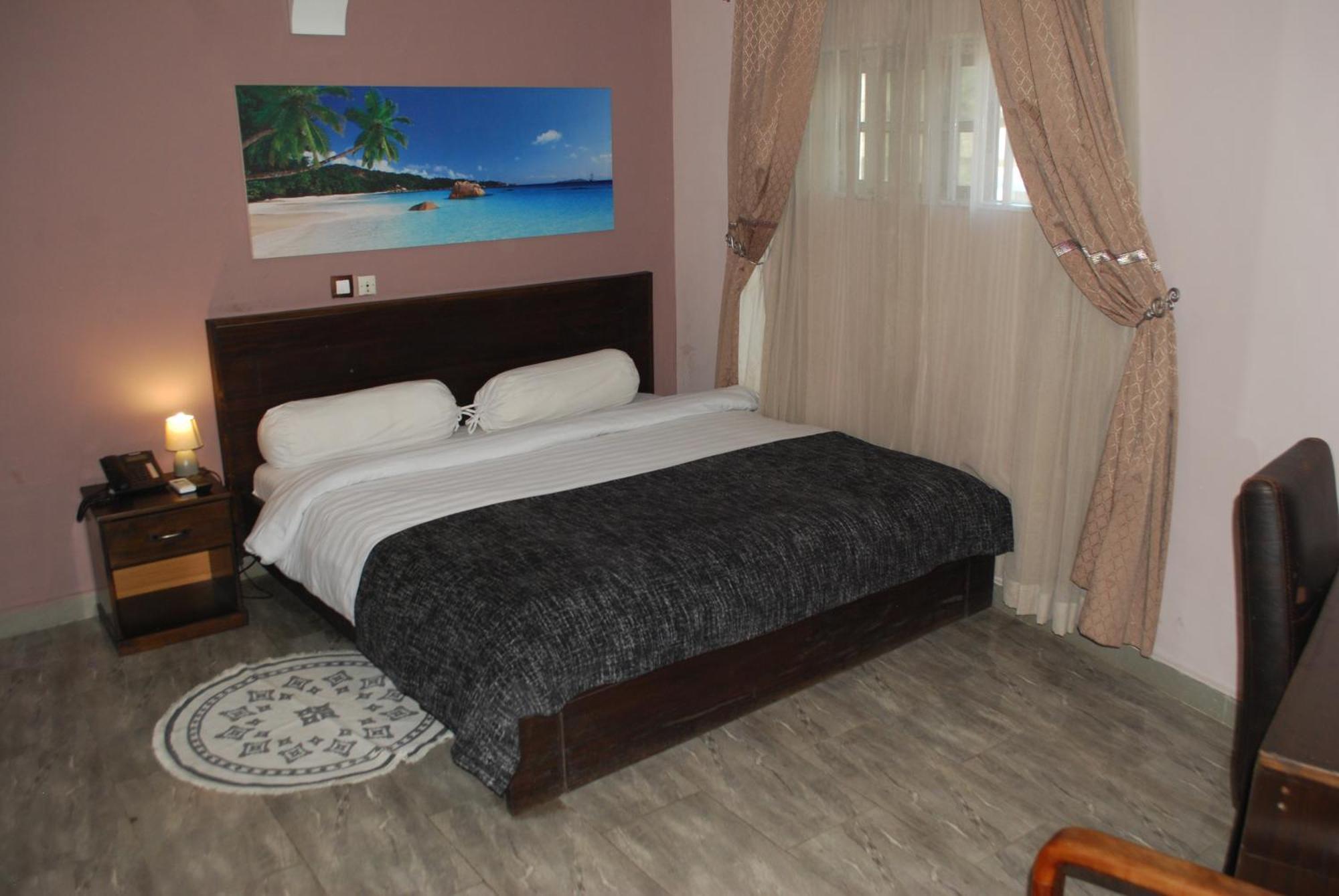 Benin City Center Hotel Котону Экстерьер фото