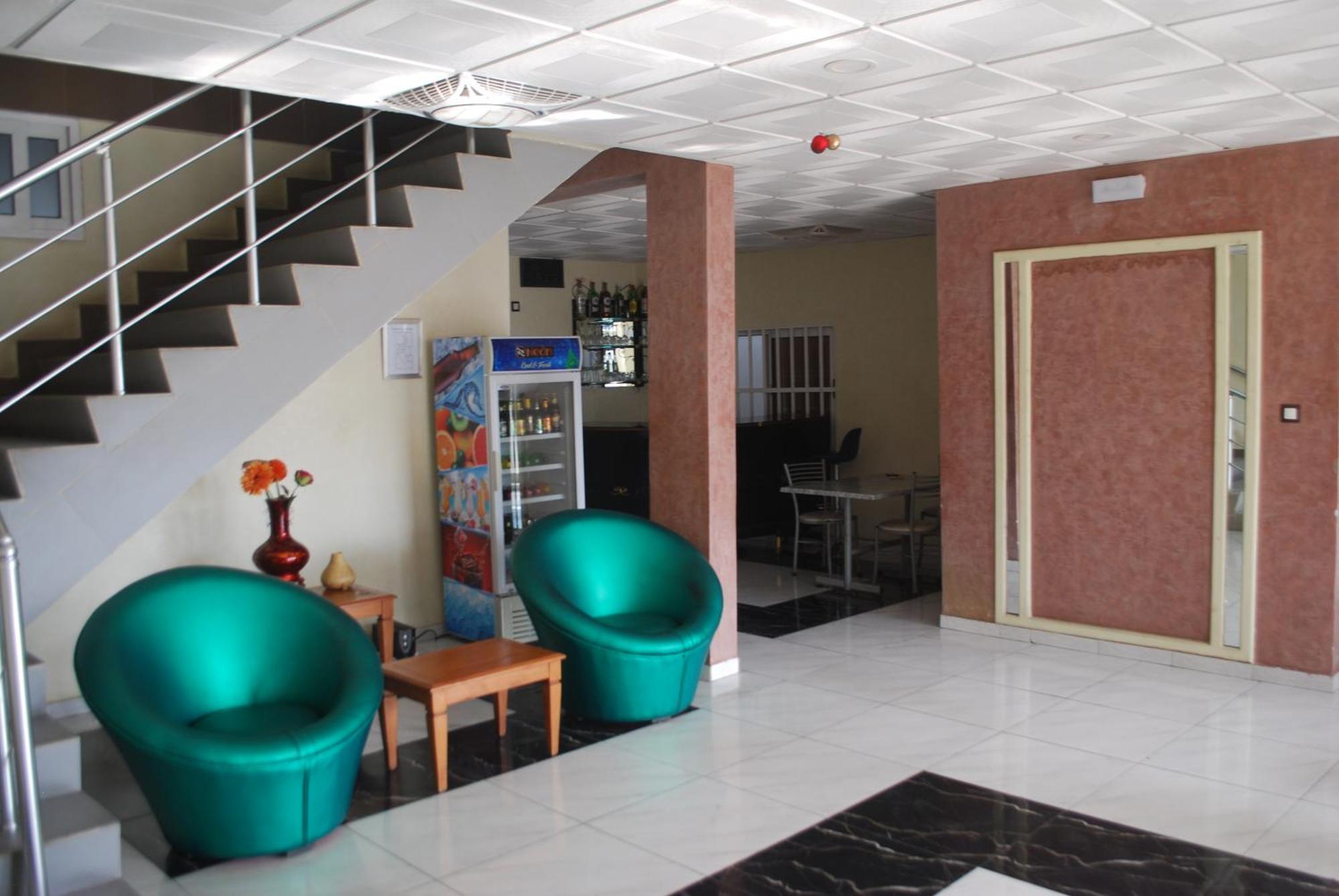 Benin City Center Hotel Котону Экстерьер фото