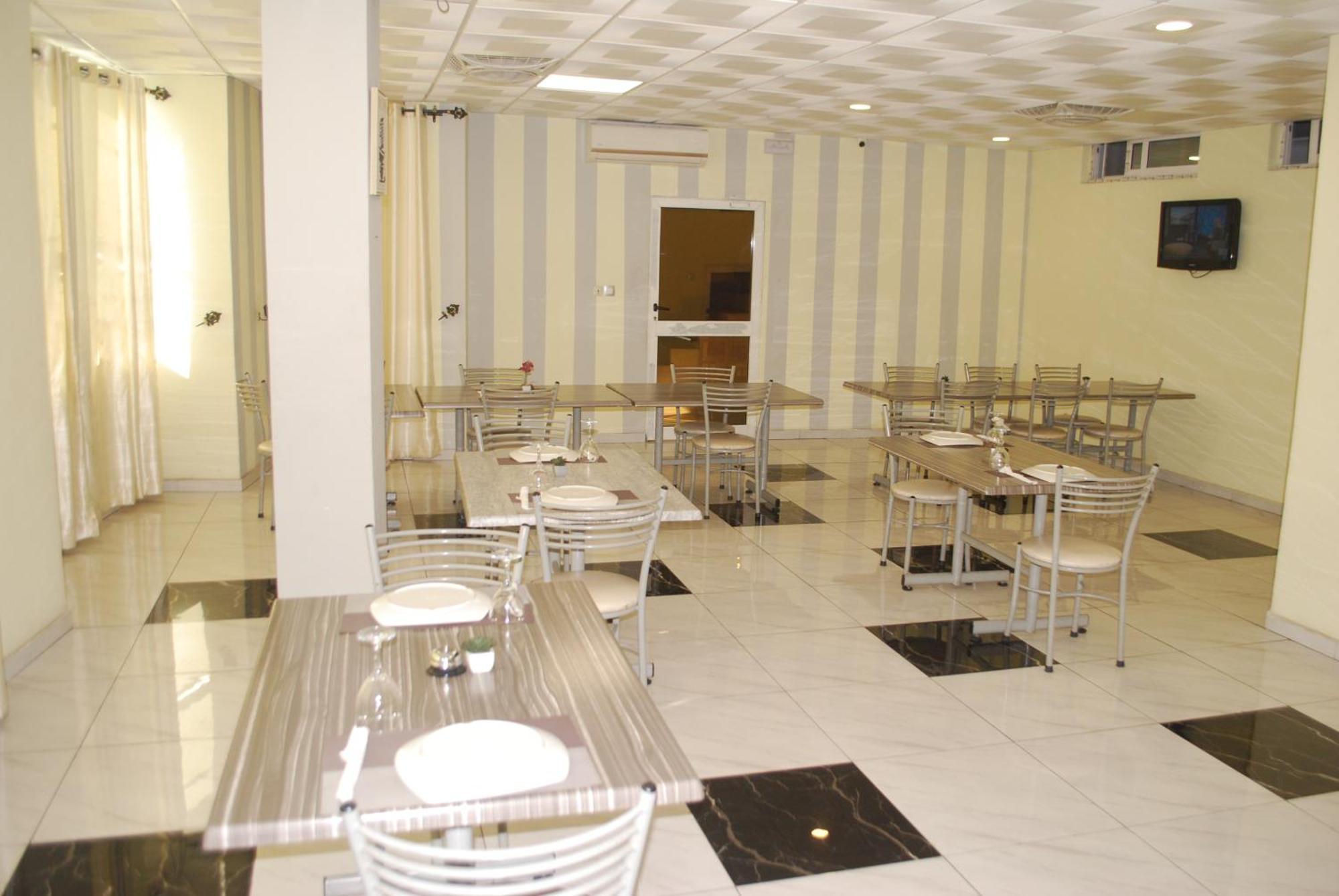Benin City Center Hotel Котону Экстерьер фото