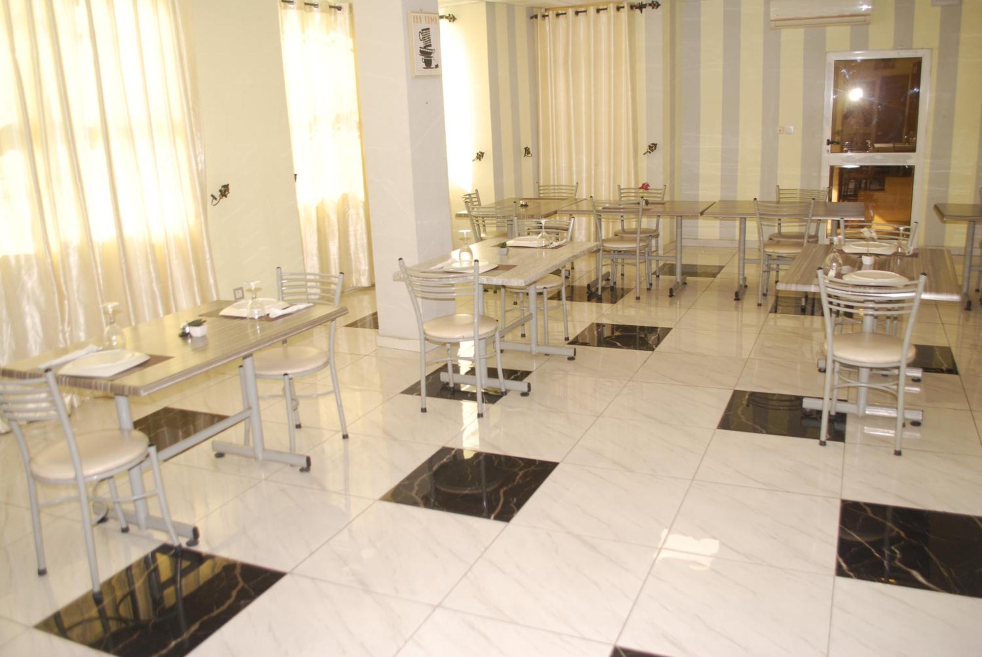 Benin City Center Hotel Котону Экстерьер фото