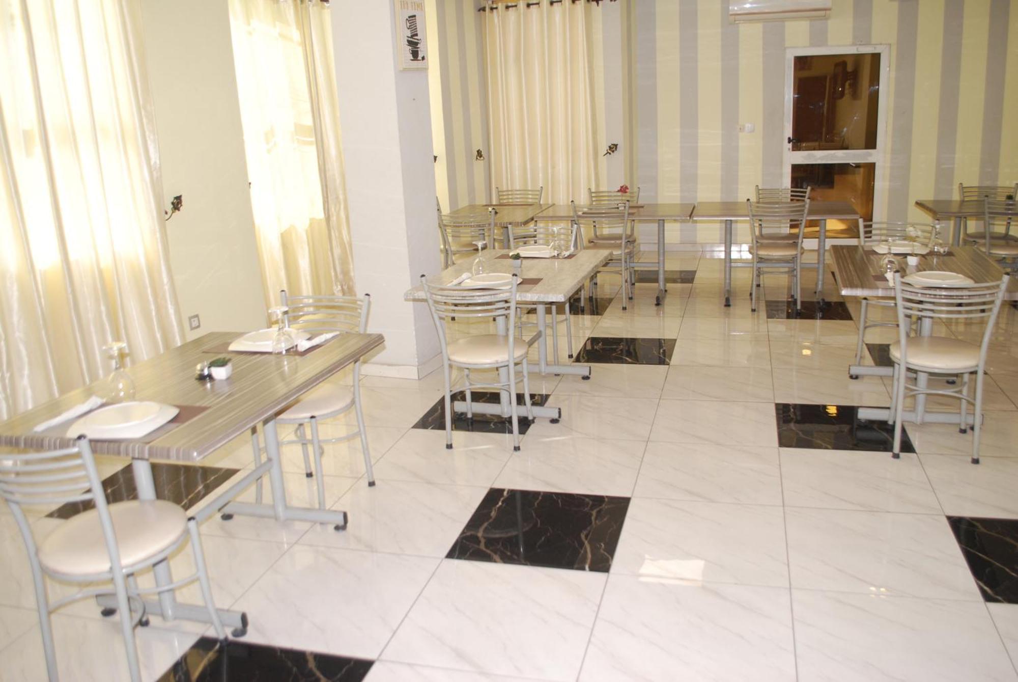 Benin City Center Hotel Котону Экстерьер фото