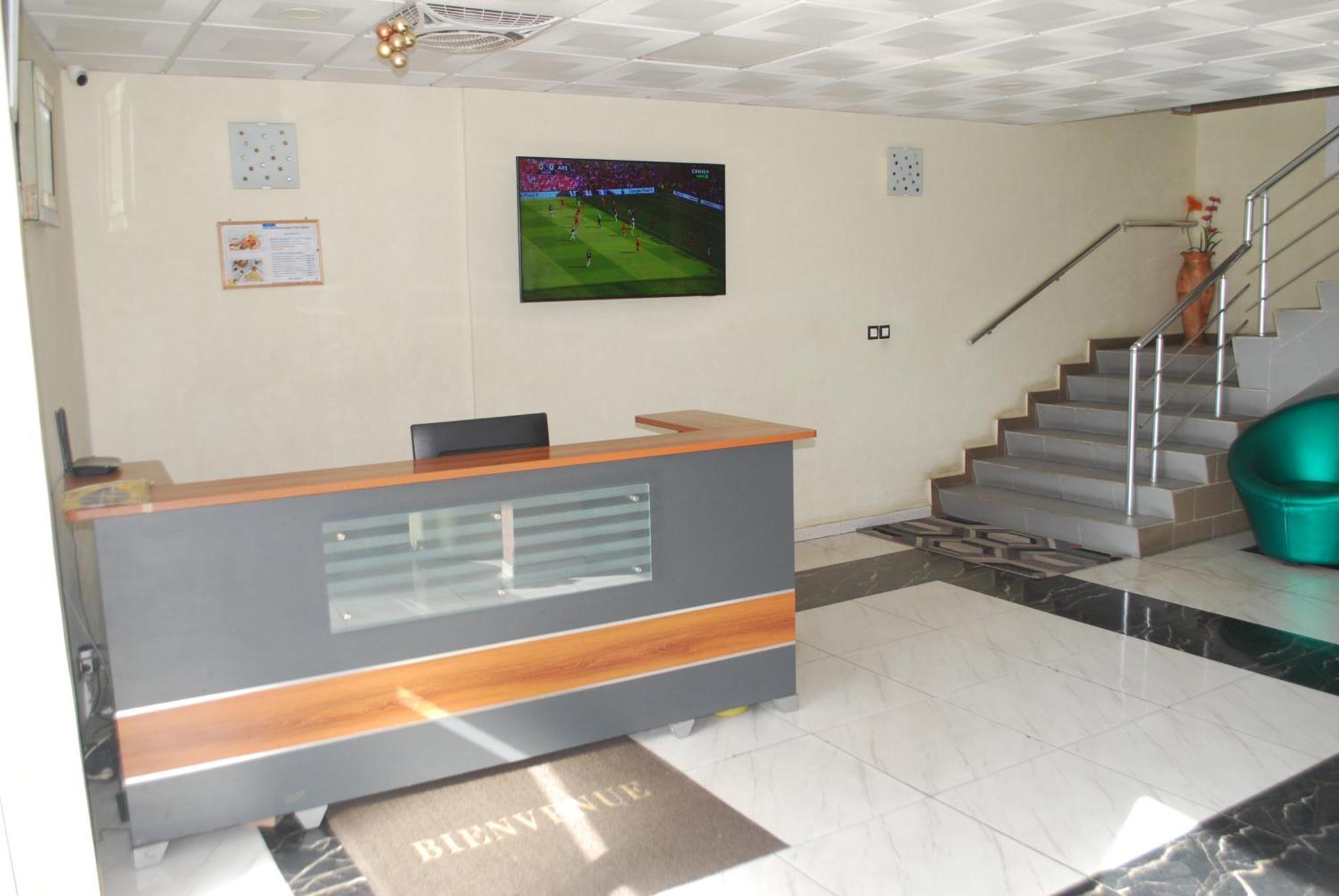 Benin City Center Hotel Котону Экстерьер фото