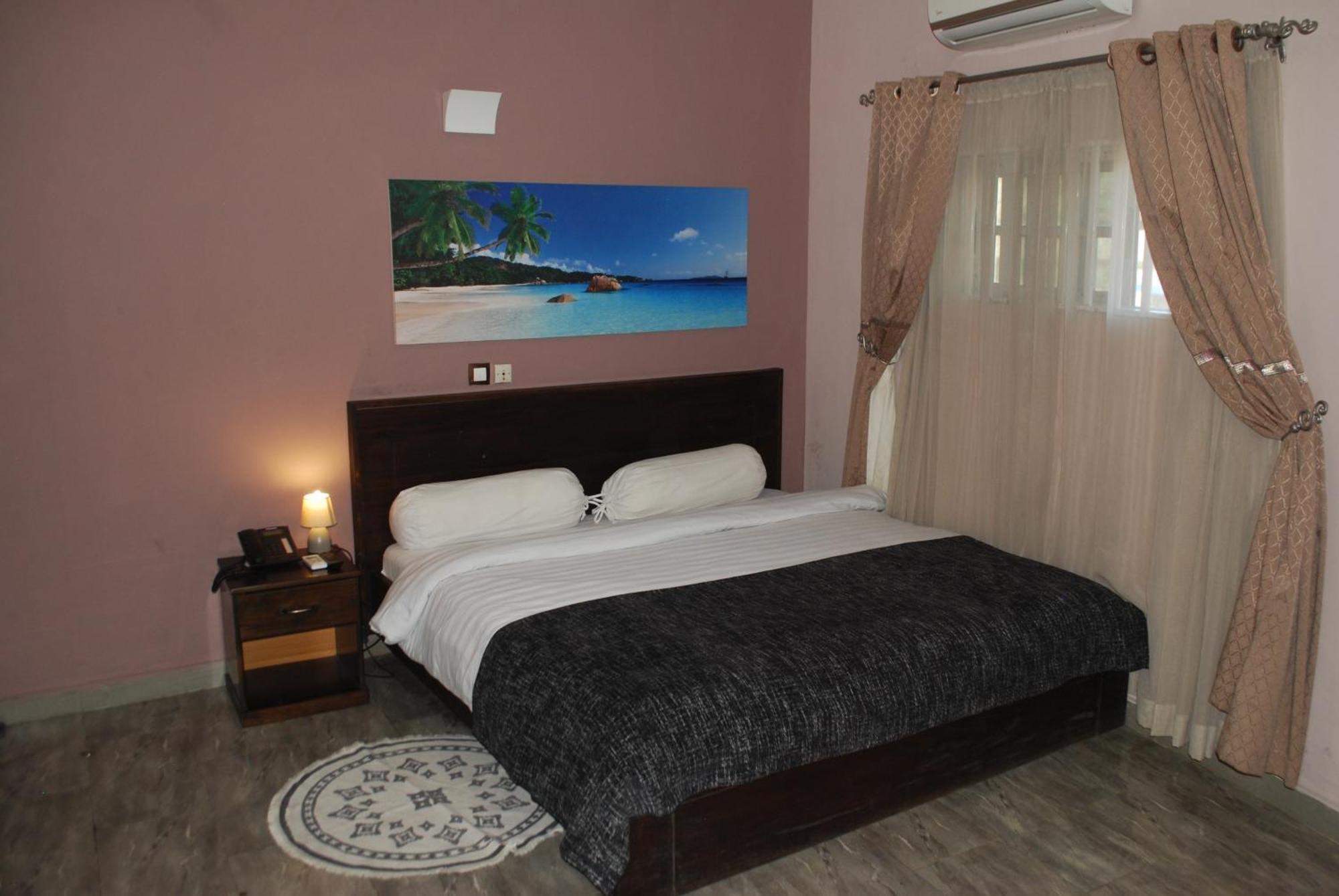 Benin City Center Hotel Котону Экстерьер фото